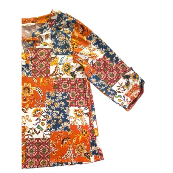 Above & Beyond Women’s M Patchwork Floral 3/4 Sleeve V-Neck Top Grommet Detail - Picture 9 of 11